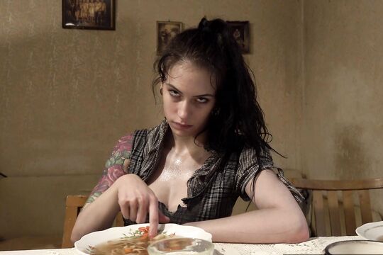 Дочка во время отходняка нассала себе в суп